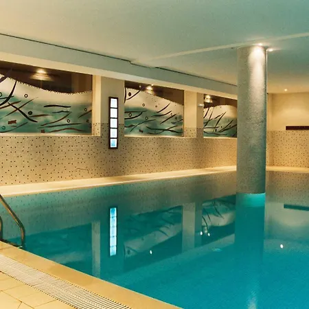 Hotel Yellow 4*
