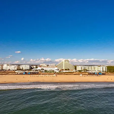 Hotel Yellow Monte Gordo