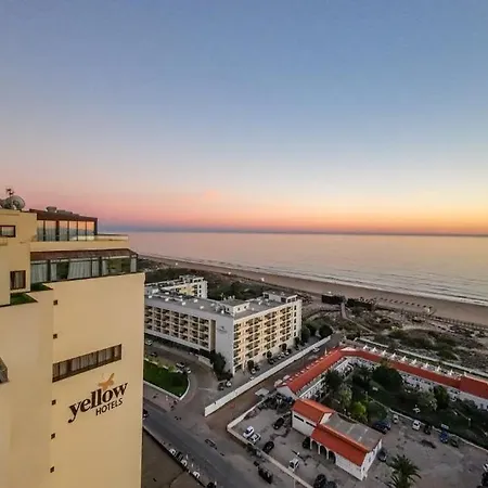 Hotel Yellow