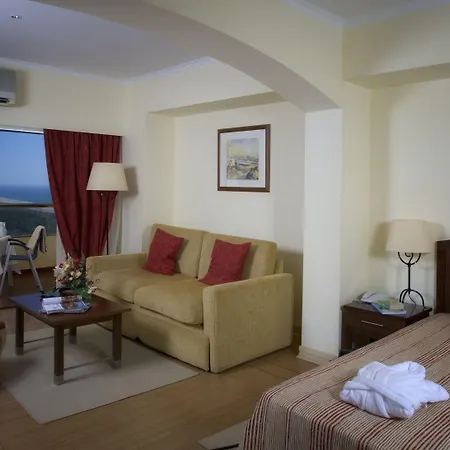 Yellow 4* Monte Gordo