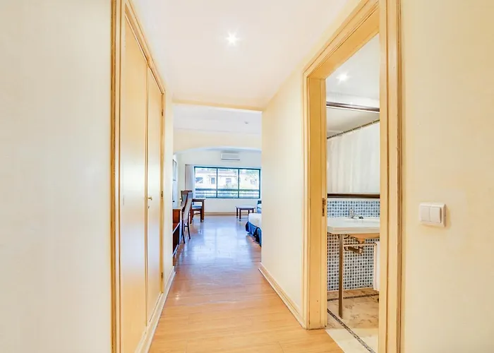 Yellow 호텔 몬뜨고르두