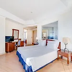 Yellow 4* Monte Gordo