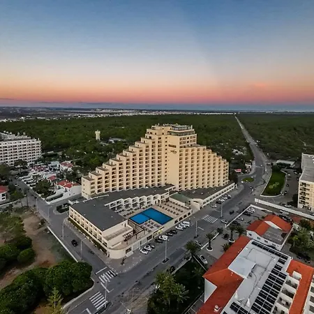 Hotel Yellow
