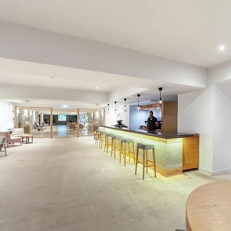 Hotel Yellow 4*