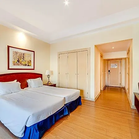 Yellow 4* Monte Gordo