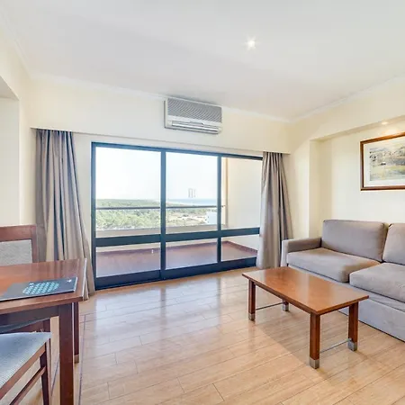 Yellow Hotell